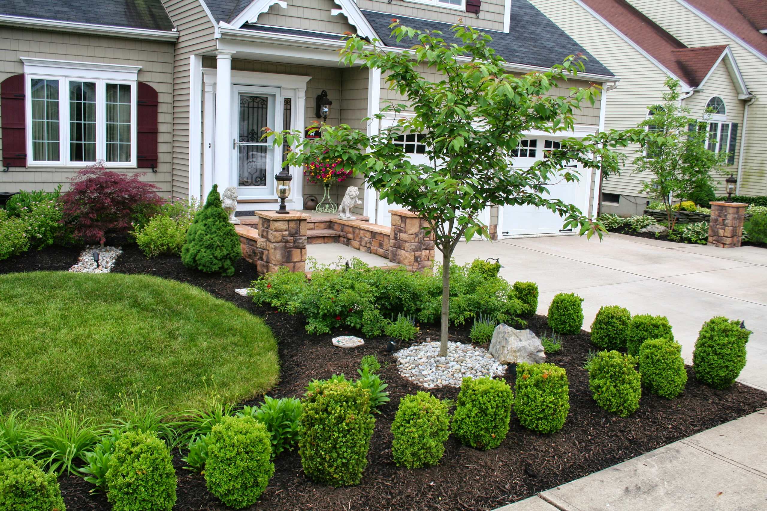 Boxwood Landscaping Front Yard Ideas